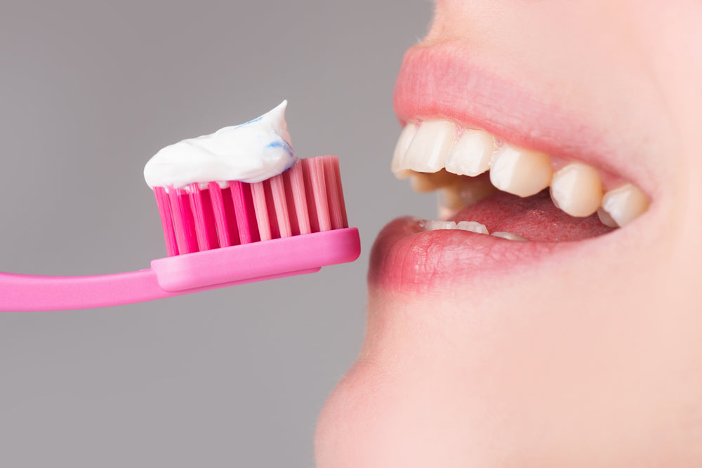 Endocrine disruptors present in conventional toothpastes